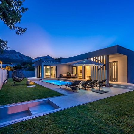 Villa Oasis - Your Luxury Home Away From Home Celopeci Exteriér fotografie