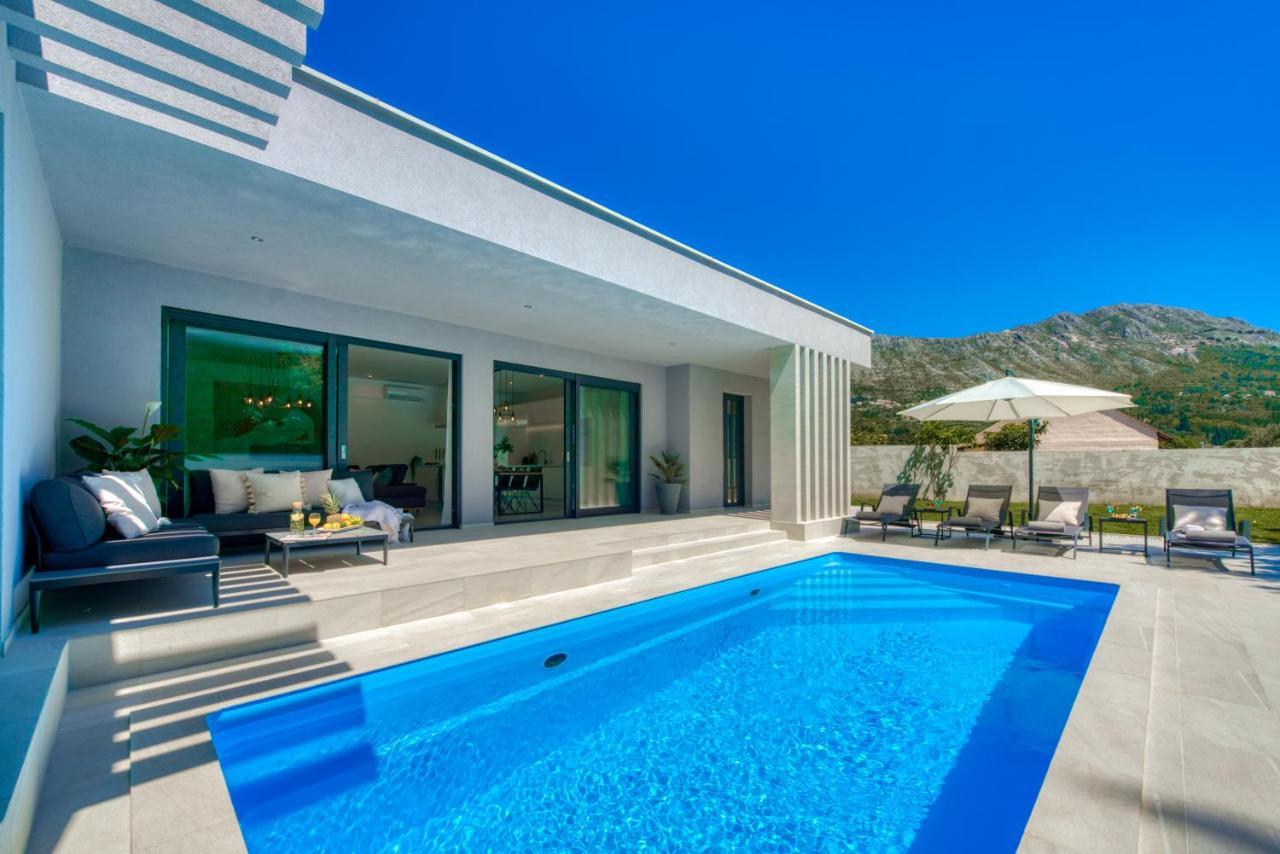 Villa Oasis - Your Luxury Home Away From Home Celopeci Exteriér fotografie