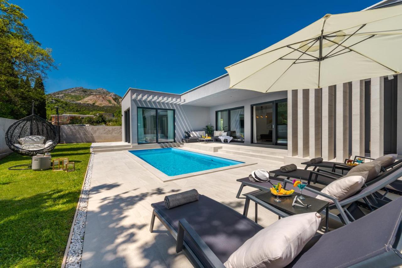 Villa Oasis - Your Luxury Home Away From Home Celopeci Exteriér fotografie
