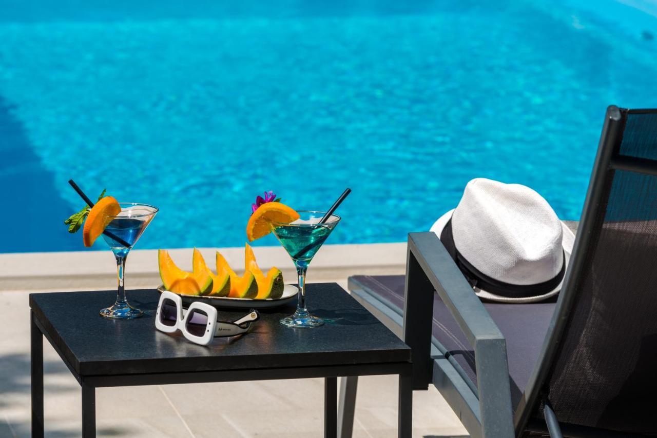 Villa Oasis - Your Luxury Home Away From Home Celopeci Exteriér fotografie
