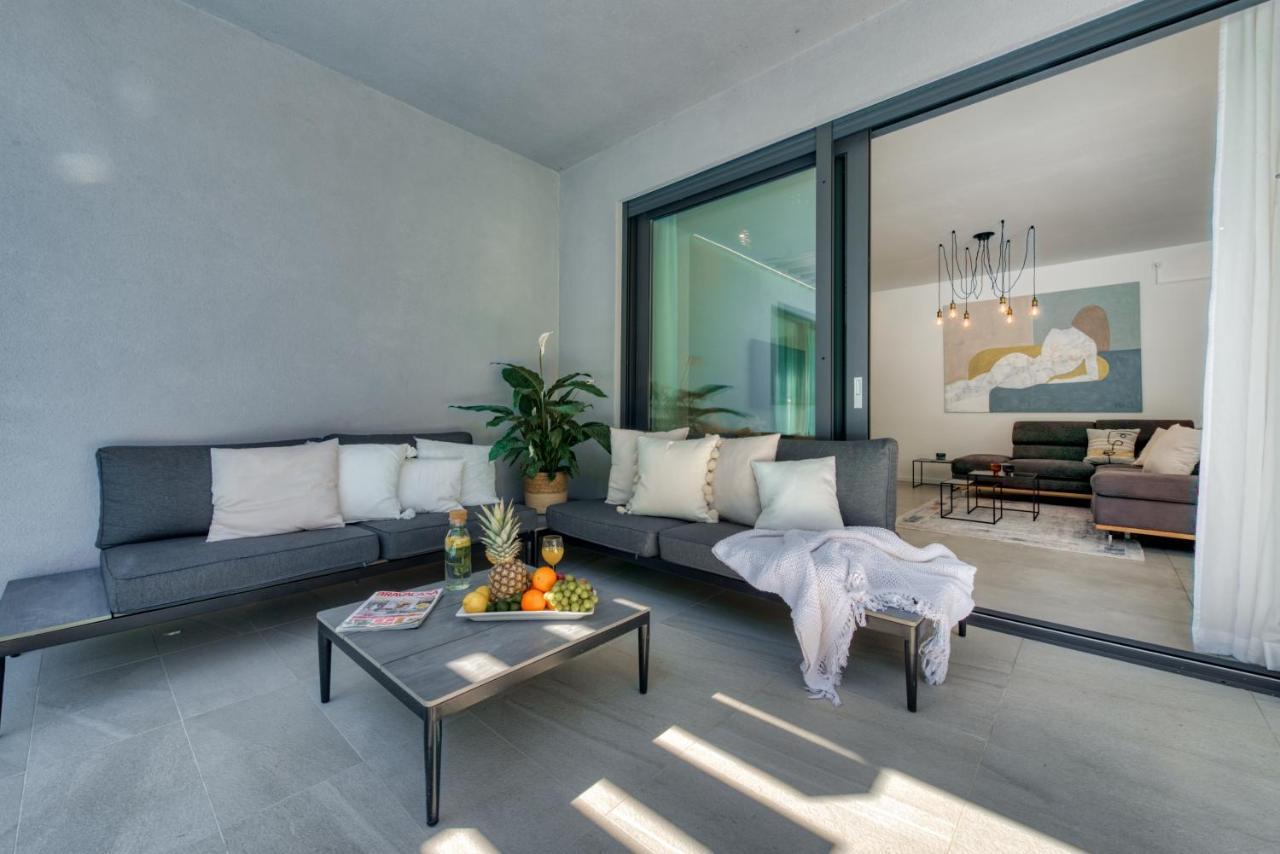 Villa Oasis - Your Luxury Home Away From Home Celopeci Exteriér fotografie
