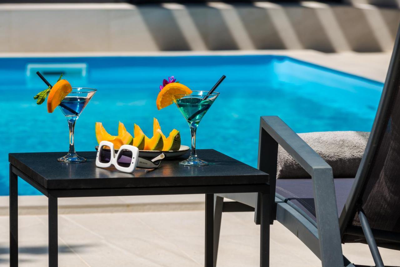 Villa Oasis - Your Luxury Home Away From Home Celopeci Exteriér fotografie