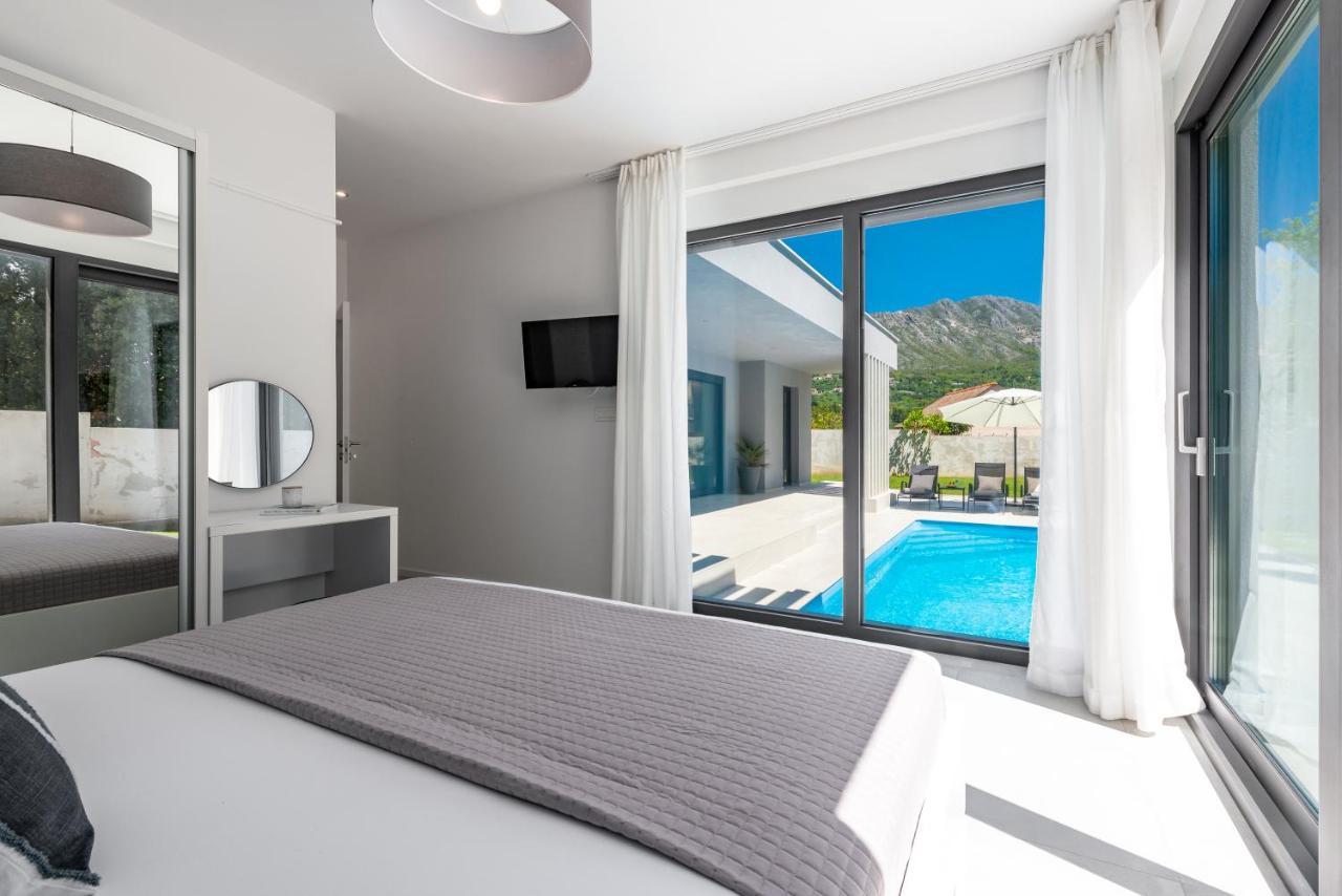 Villa Oasis - Your Luxury Home Away From Home Celopeci Exteriér fotografie