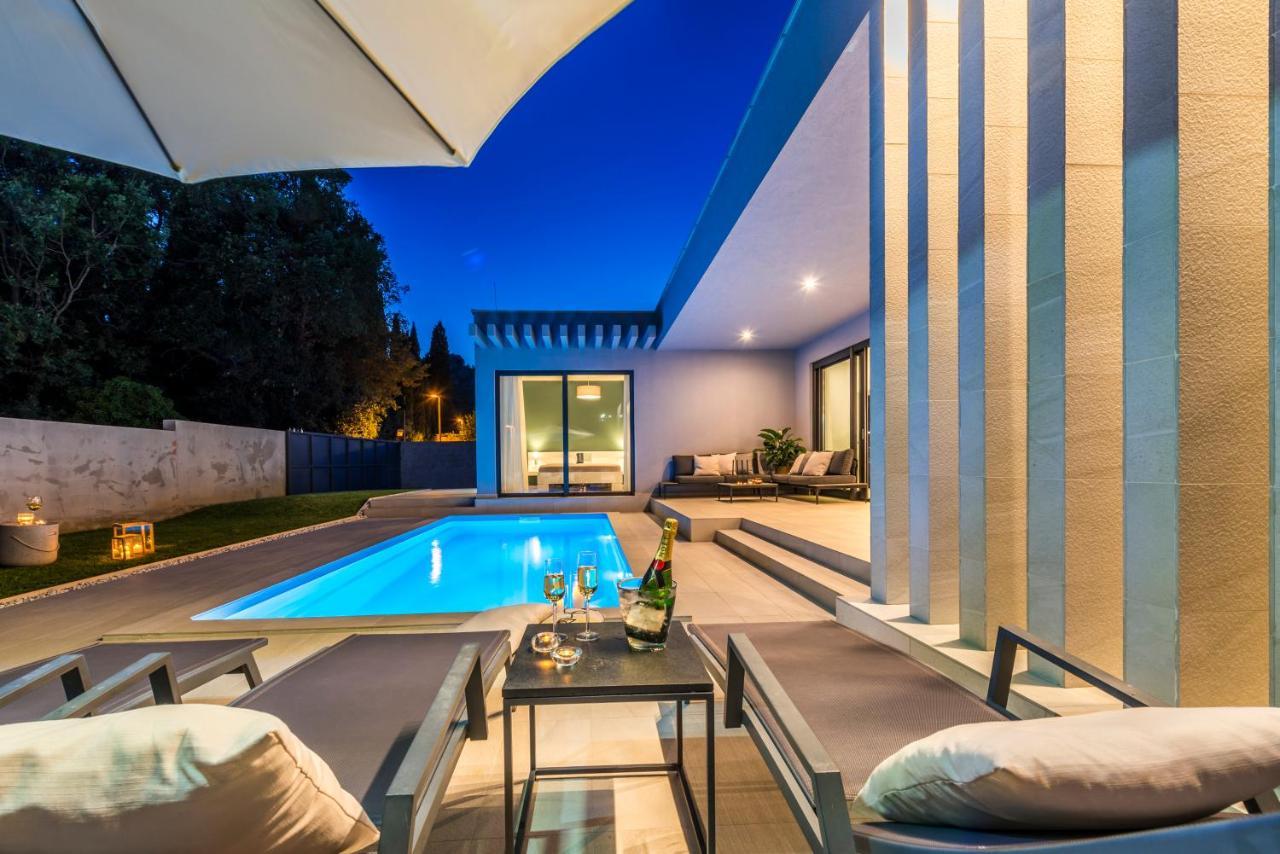 Villa Oasis - Your Luxury Home Away From Home Celopeci Exteriér fotografie